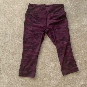 DSG maroon camo cropped leggings